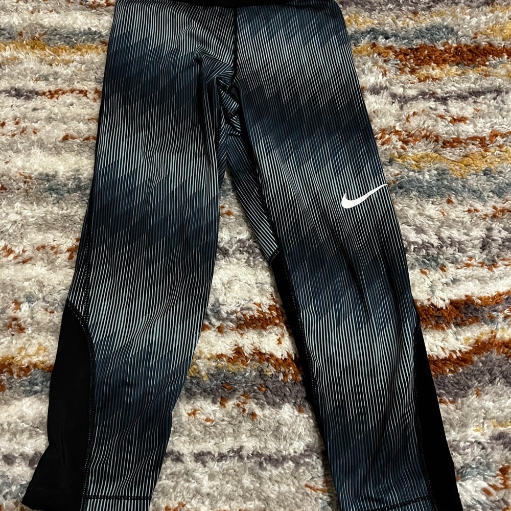 Nike cropped leggings